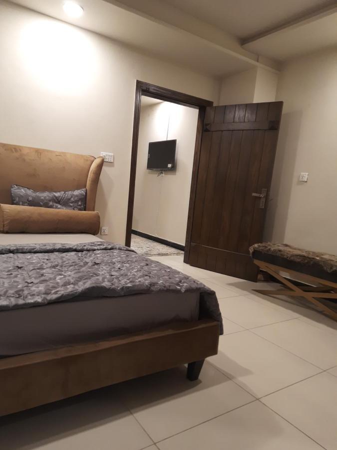 Pine Apartments Civic Center Bahria Town Islamabad Rawalpindi Buitenkant foto
