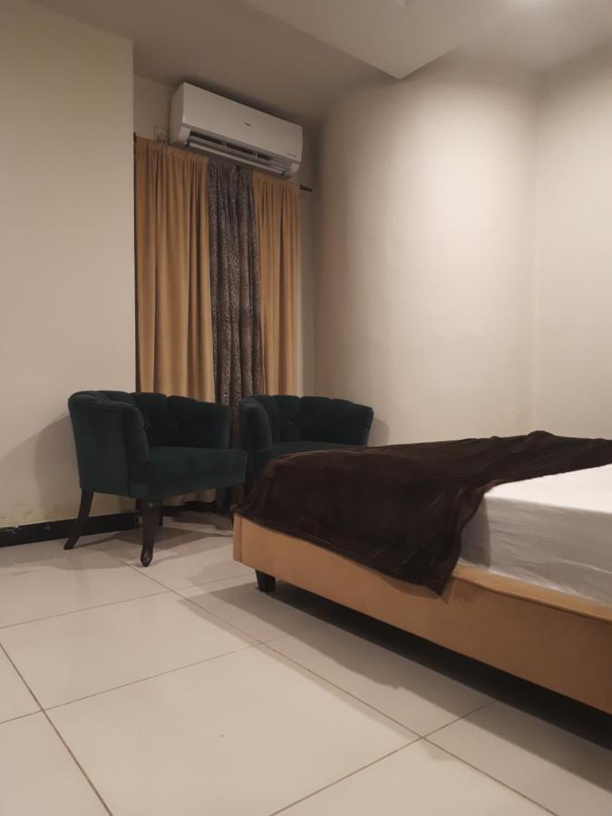 Pine Apartments Civic Center Bahria Town Islamabad Rawalpindi Buitenkant foto