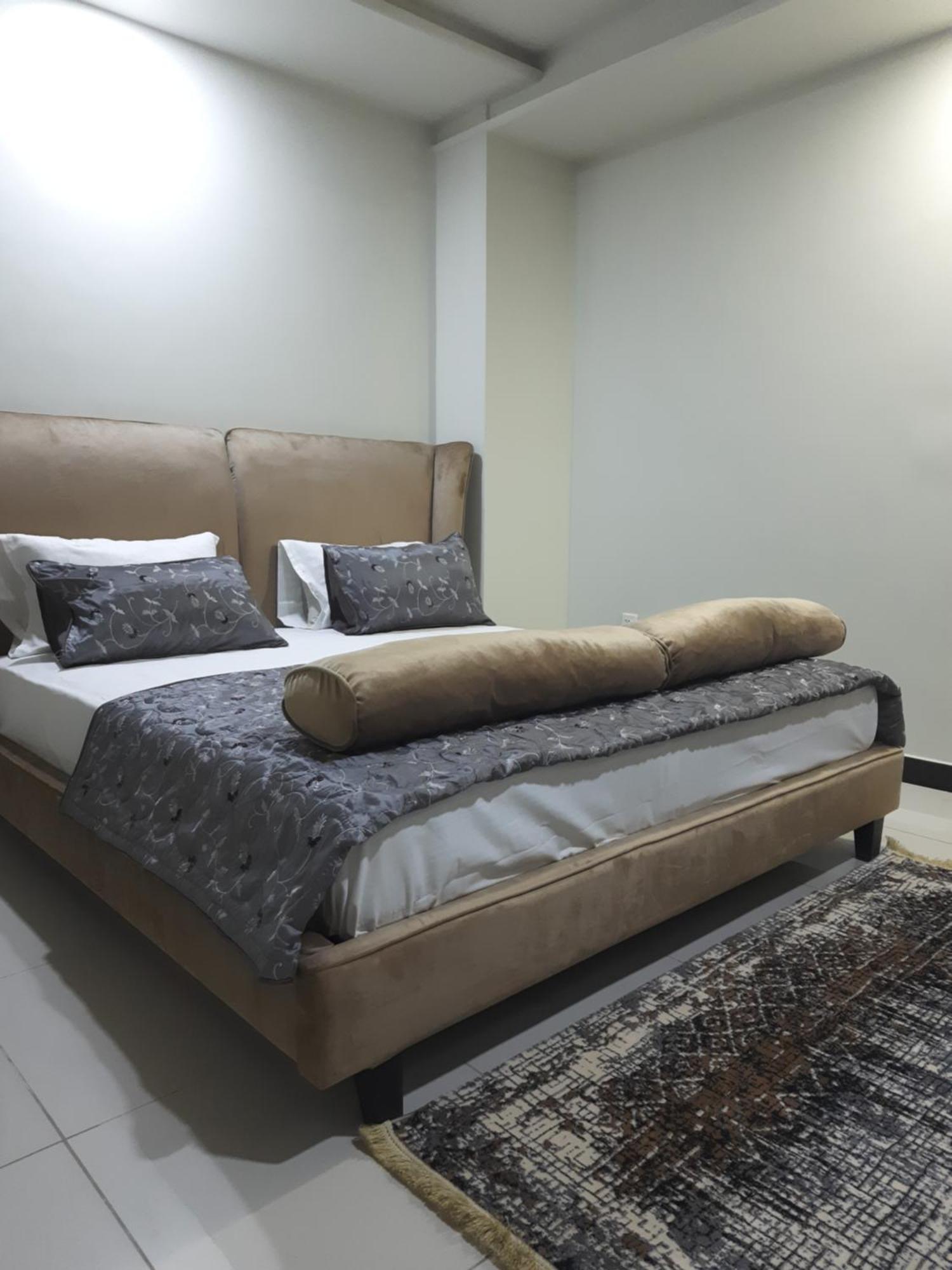 Pine Apartments Civic Center Bahria Town Islamabad Rawalpindi Kamer foto